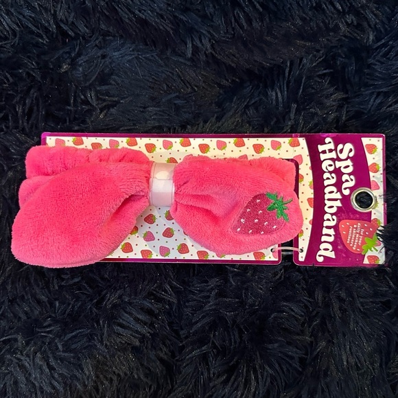 Dabney Lee Strawberry Gift Set - Picture 11 of 13